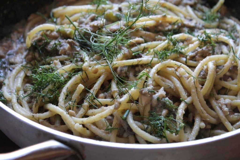 Spaghettis au pesto de fenouil sauvage et sardines